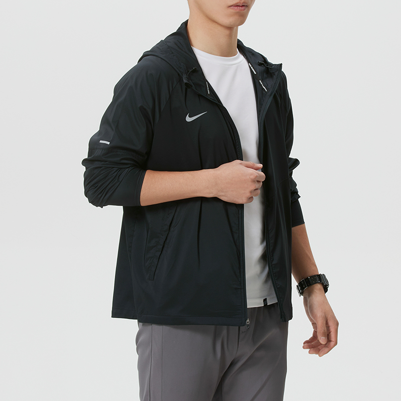 Nike Sportkleding hardloopfitn - Running Gear Jacket recensie en prijs