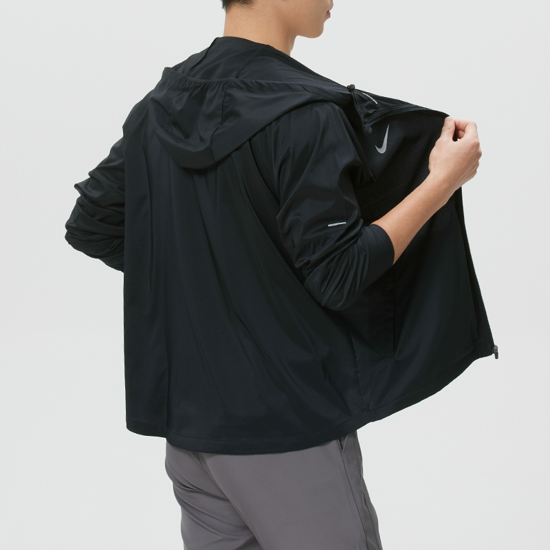 Nike Sportkleding hardloopfitn - Running Gear Jacket recensie en prijs