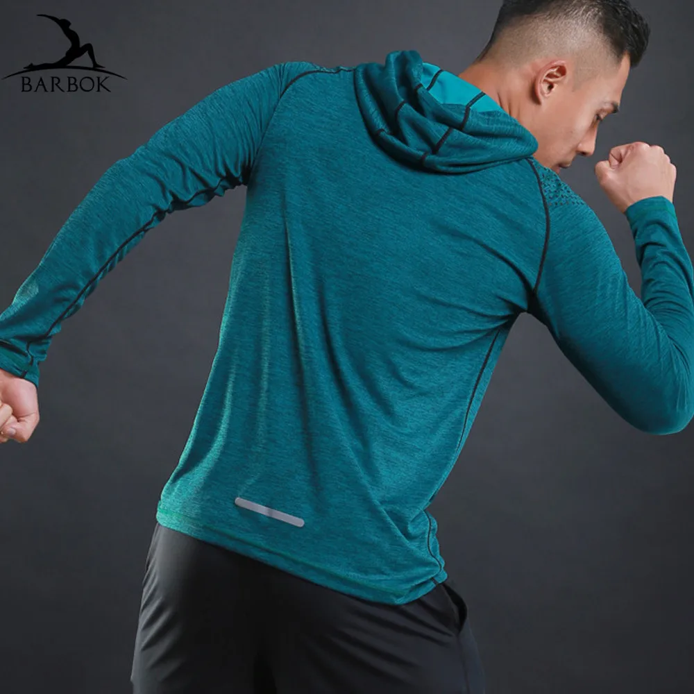 Nieuwe hoodie-hardloopjassen v - Running Gear Jacket recensie en prijs